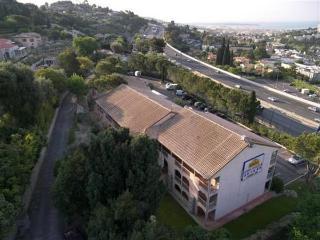 Ibis Budget Cannes Мужен Екстериор снимка